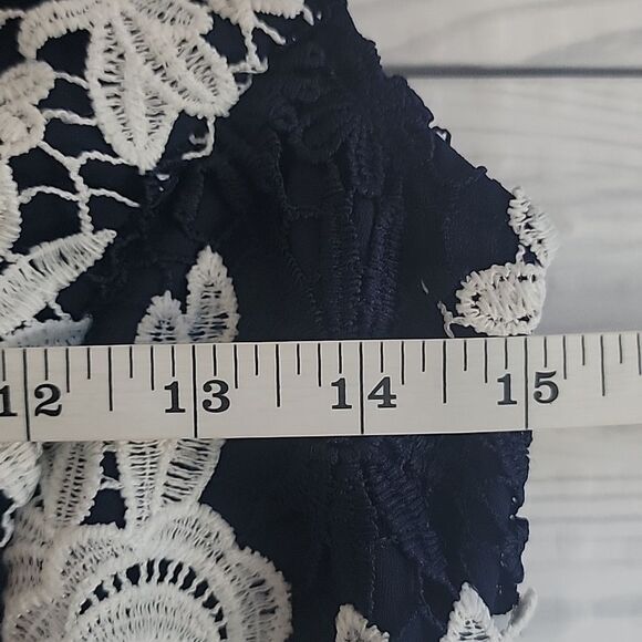 Banana Republic crocheted lace sheath dress - navy & white Women's Size 2 - Picture 11 of 13